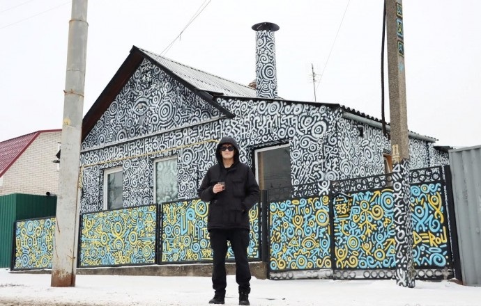 У Вінниці переселенець із Нової Каховки розмалював будинок дудлами