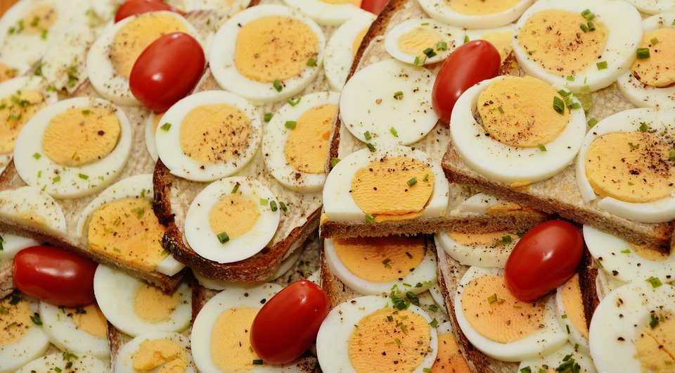 Український виробник розпочав продаж очищених варених яєць в розсолі