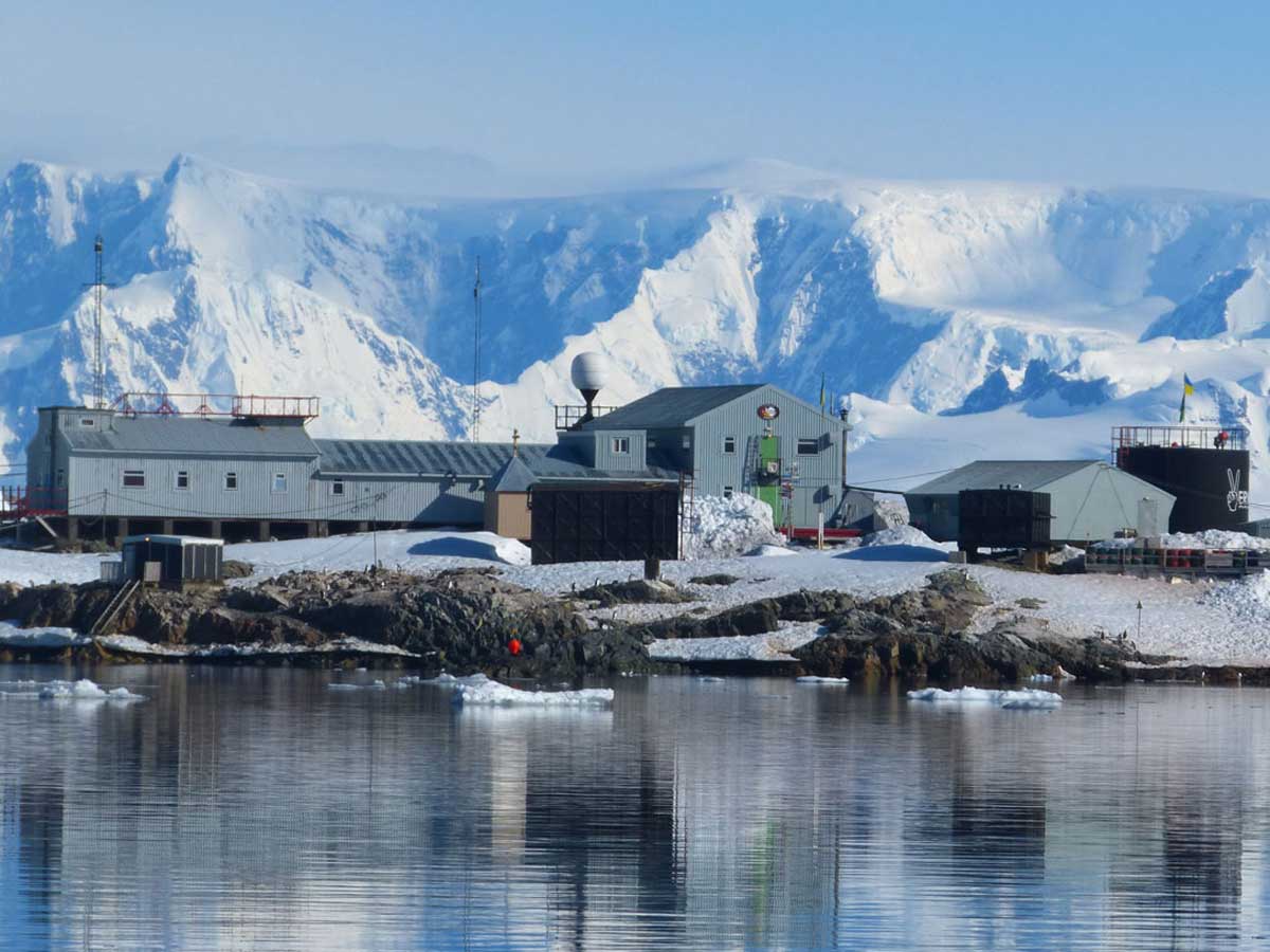 Українки в Антарктиді: як працюють науковиці на "льодовому континенті"