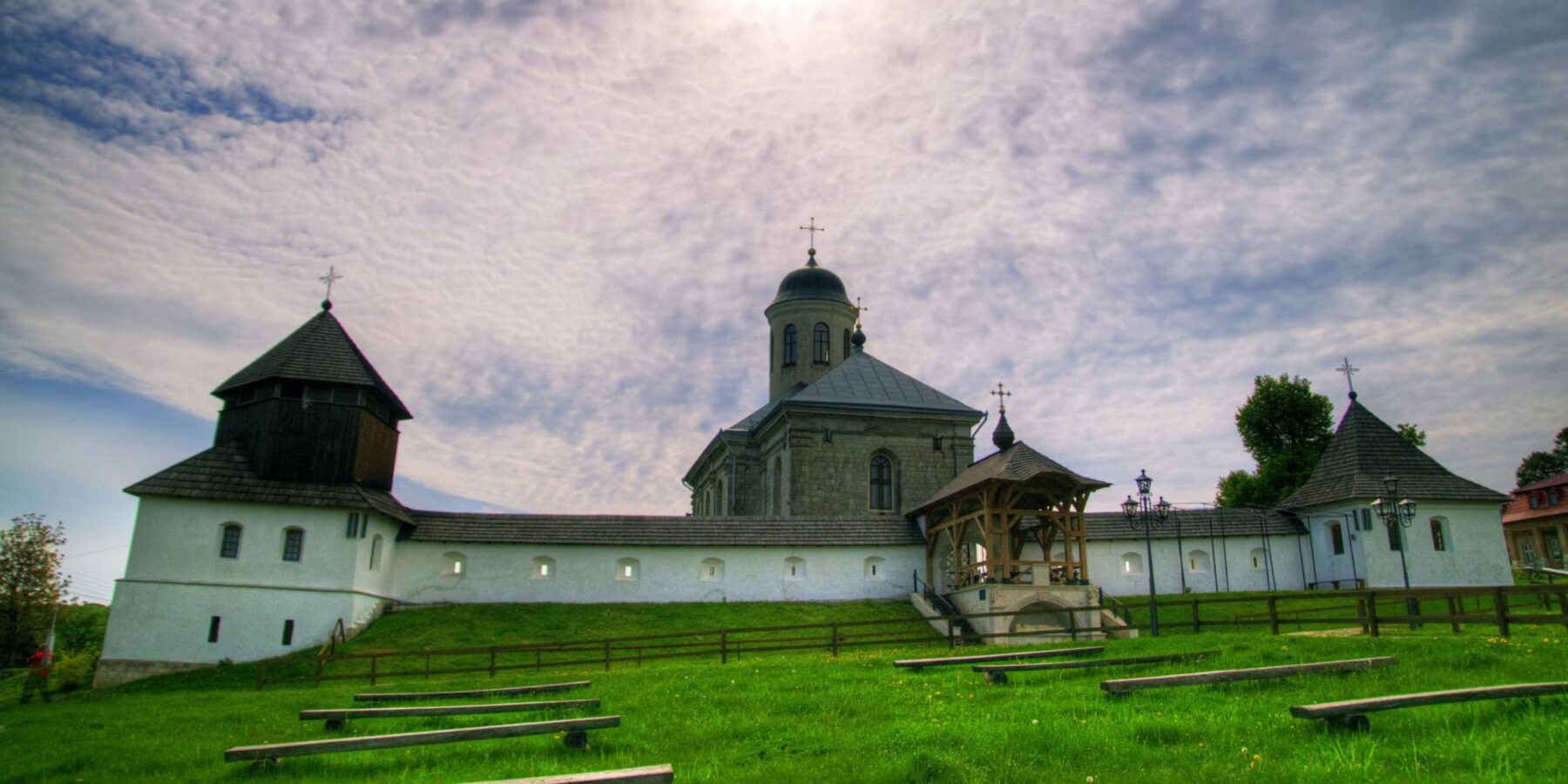 На Івано-Франківщині знайшли підземелля в’їзної брами княжого замку На Івано-Франківщині знайшли підземелля в’їзної брами княжого замку