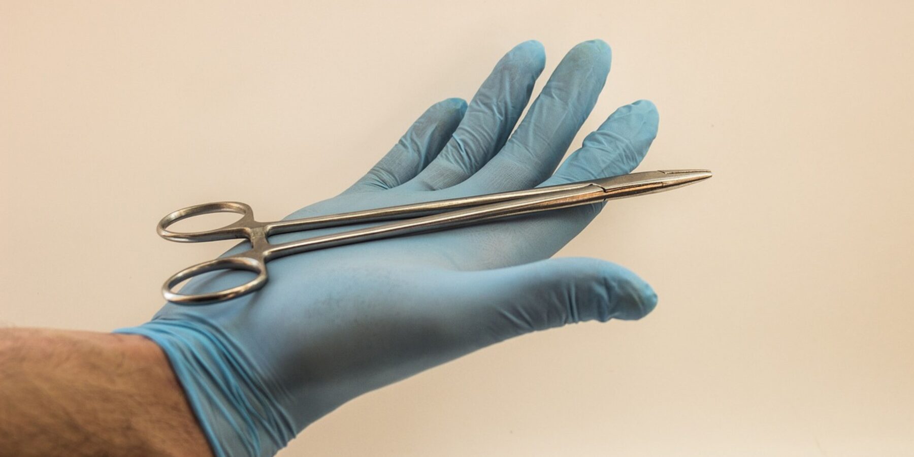 У Чернівцях лікарі зробили пацієнту нову щелепу з його власного ребра