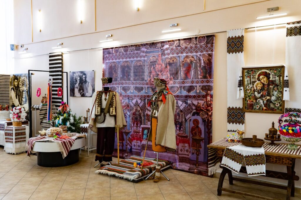 В Ужгороді відкрили виставку про культуру мешканців Карпат