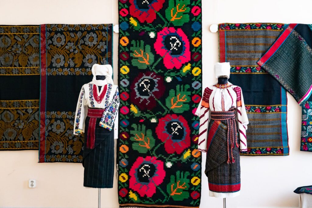 В Ужгороді відкрили виставку про культуру мешканців Карпат