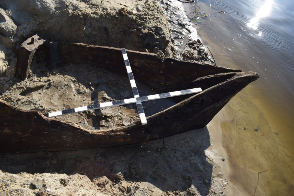 Археологи встановили вік човна, знайденого поблизу Чернігова