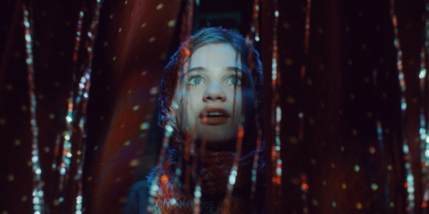 Стала відома дата виходу української драми про перше покоління незалежної України “Ти мене любиш?”