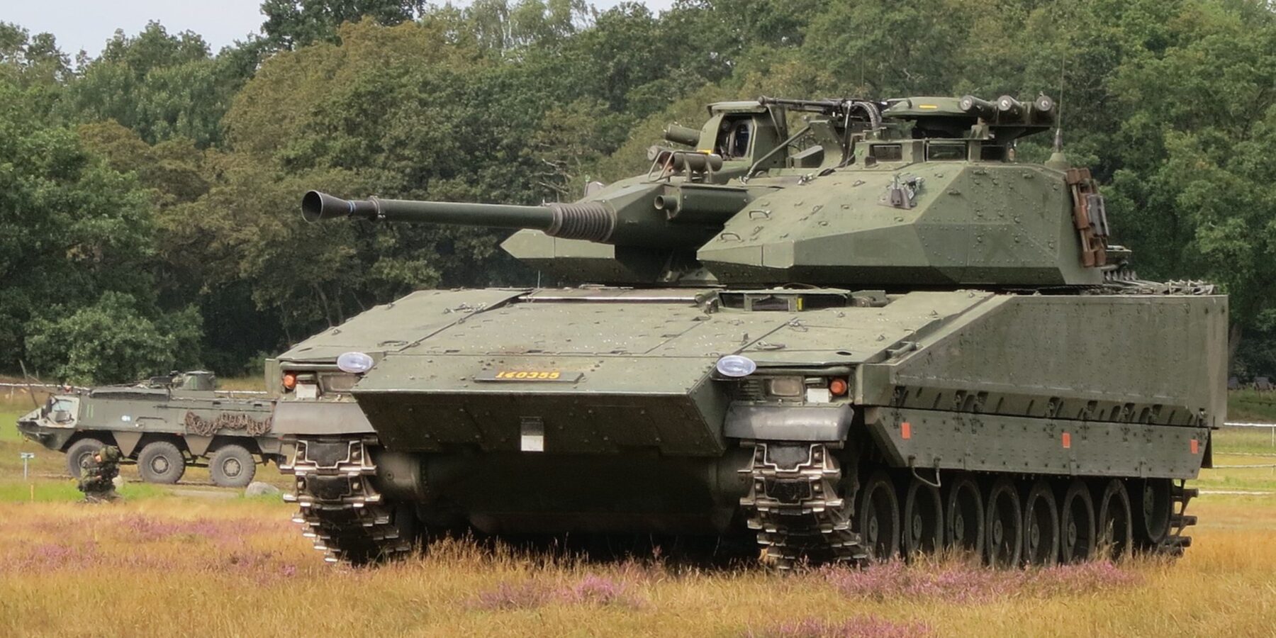 Україна та Швеція домовилися про спільне виробництво бойових машин піхоти CV-90