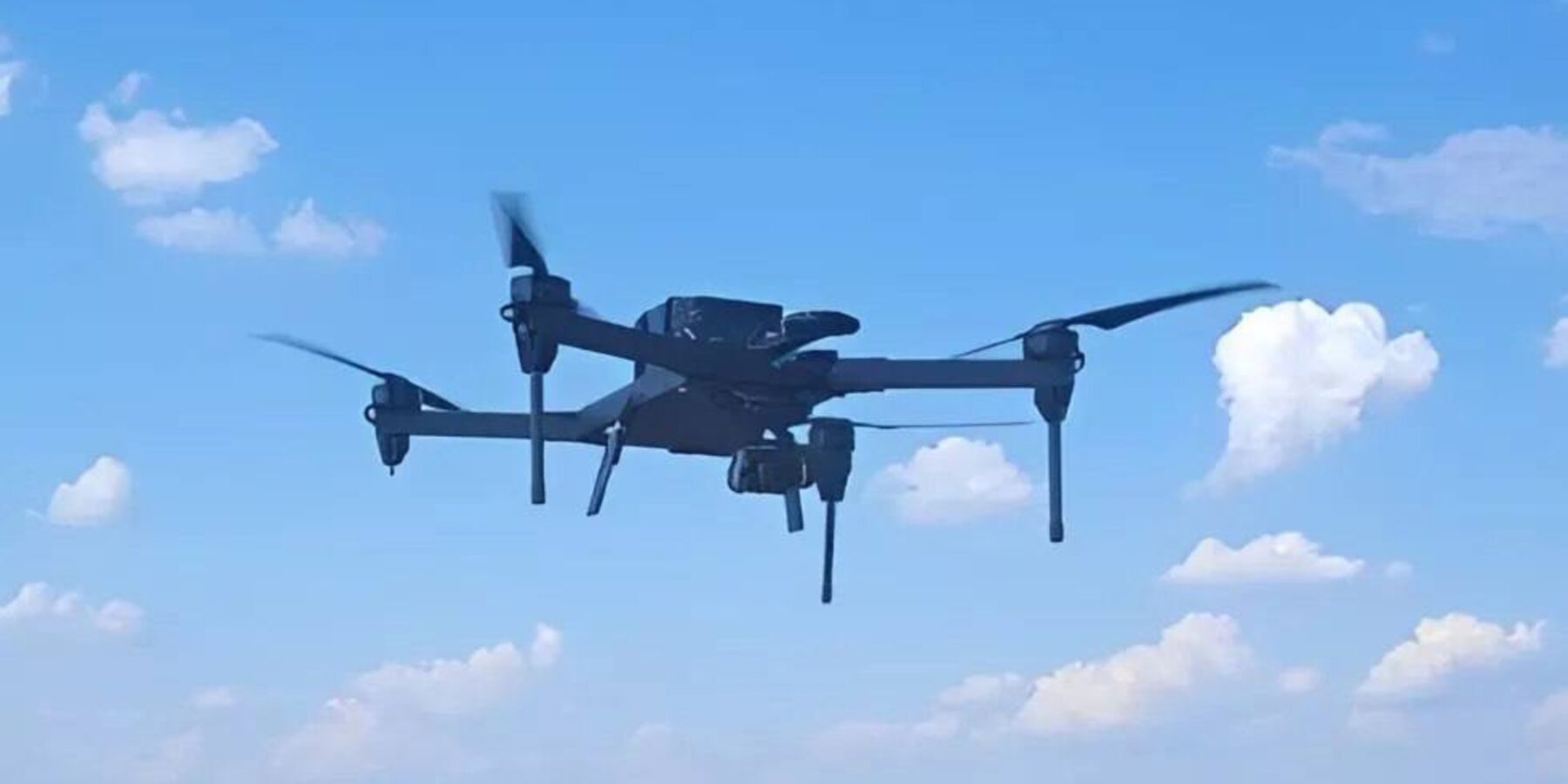 Українські військові отримали новий дрон SAKER SCOUT