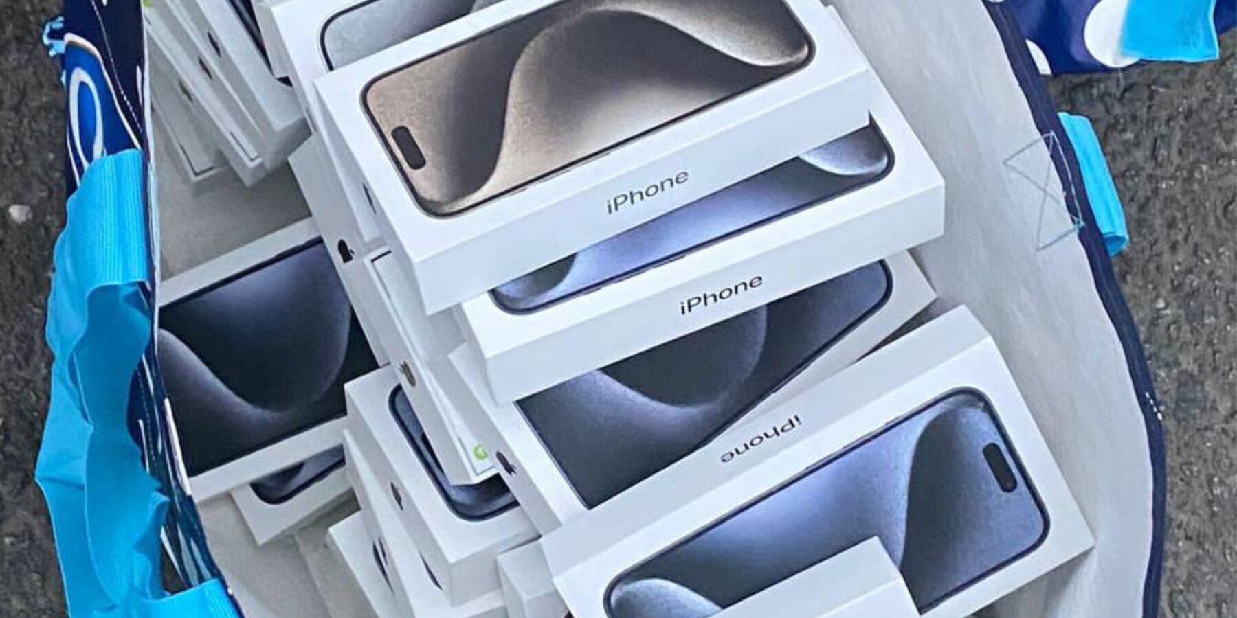 Прикордонники запобігли спробам незаконного ввезення нового IPhone 15 в Україну