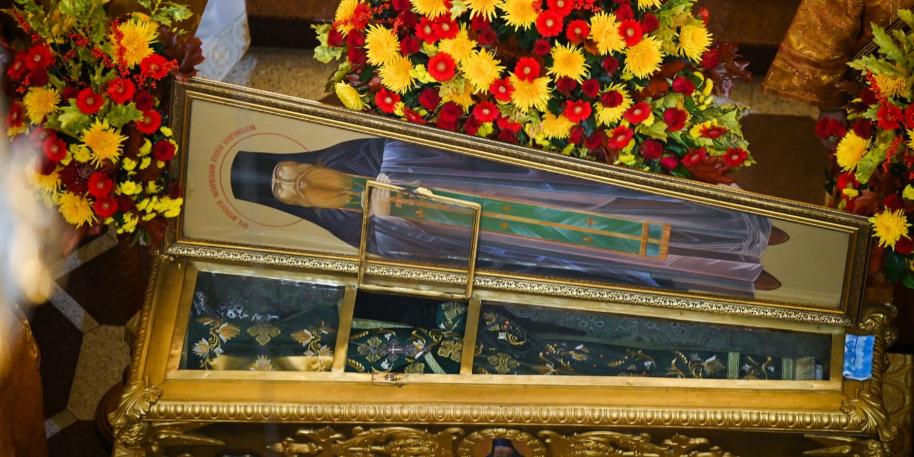 До Лаври привезли мощі Меркурія Чернігівського