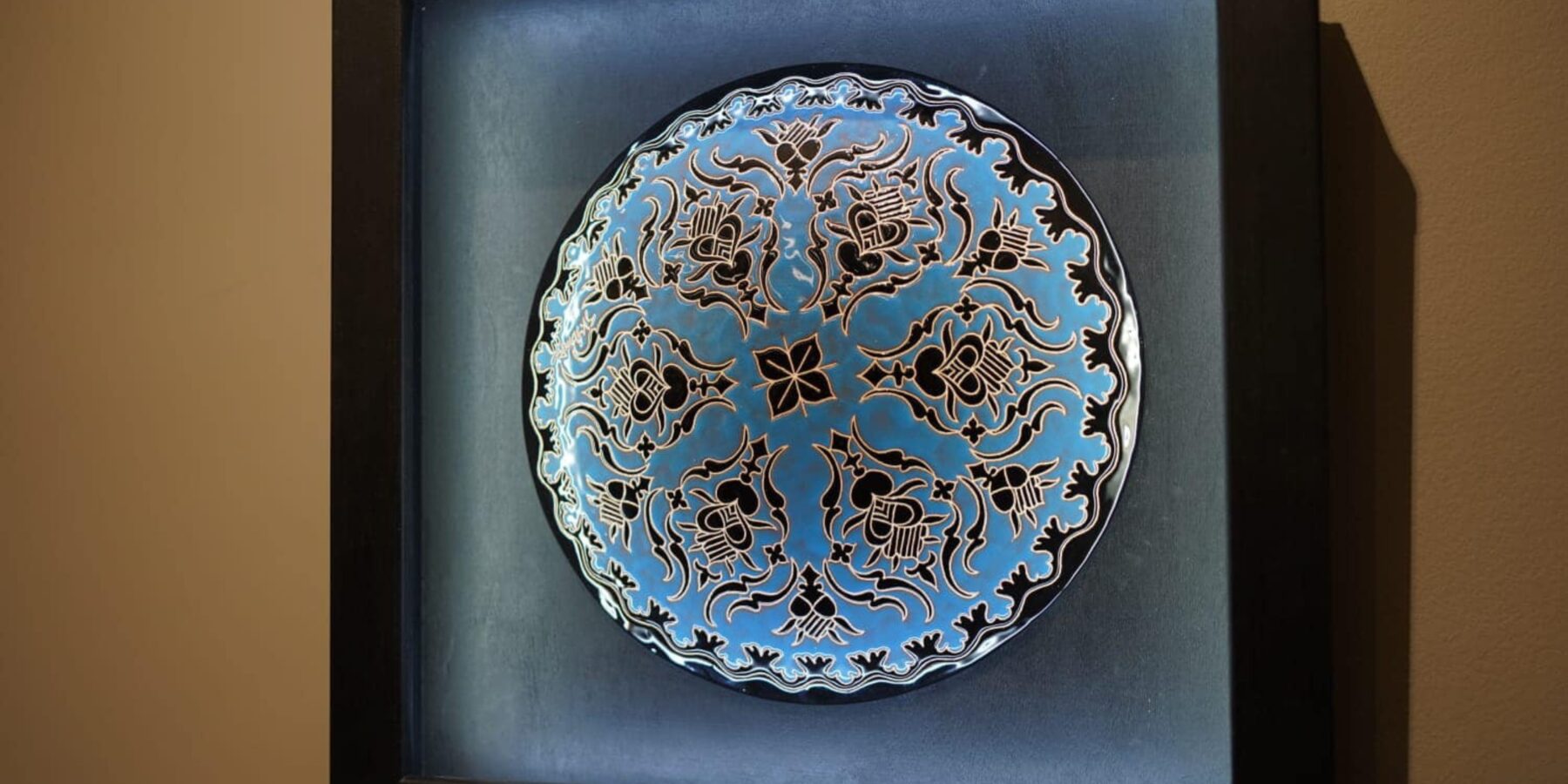 У Києві презентували виставку щитів із кримськотатарськими орнаментами