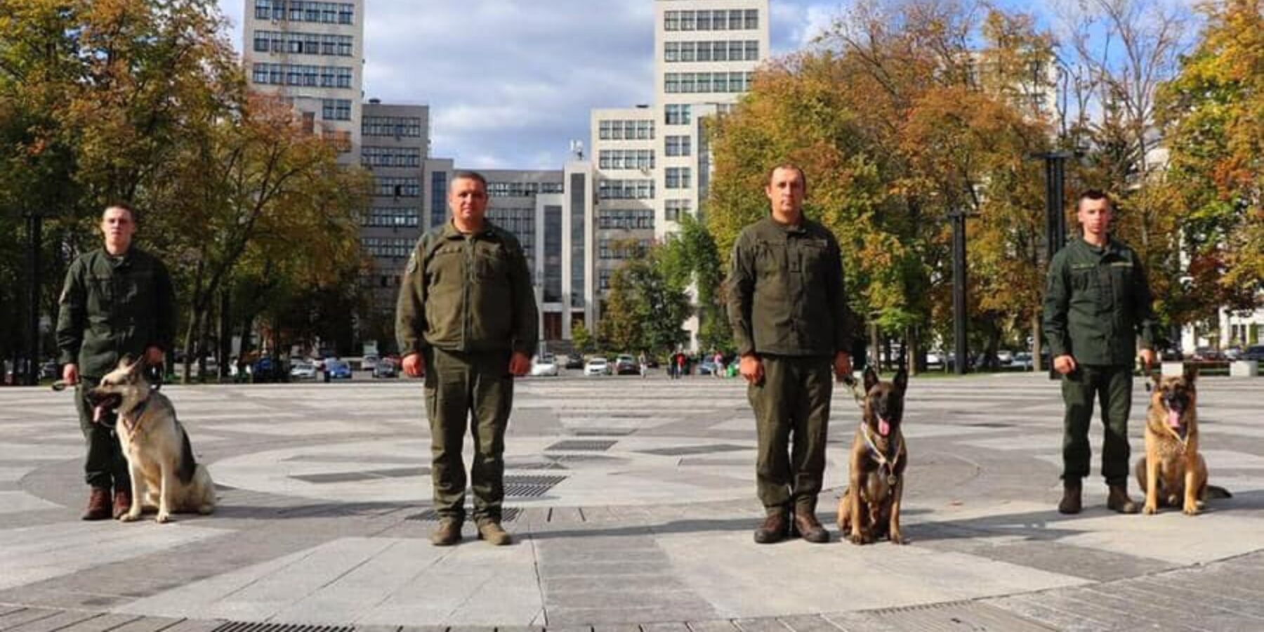 У Харкові чотирилапі гвардійці отримали медалі за віддану службу