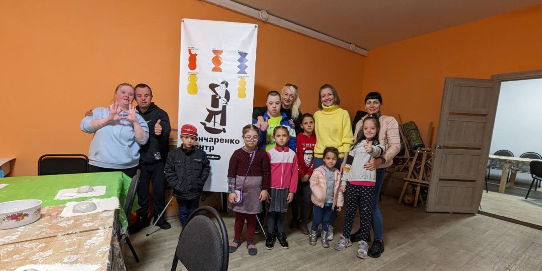 У Кривому Розі запустили інклюзивний курс гончарства для дітей із синдромом Дауна