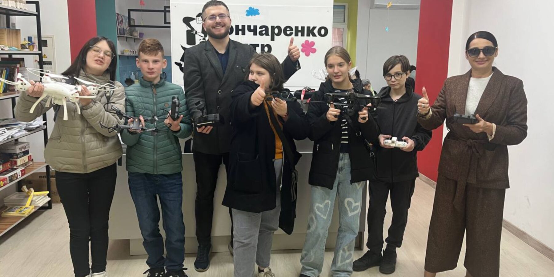 В Україні запускають школи операторів БПЛА для підлітків