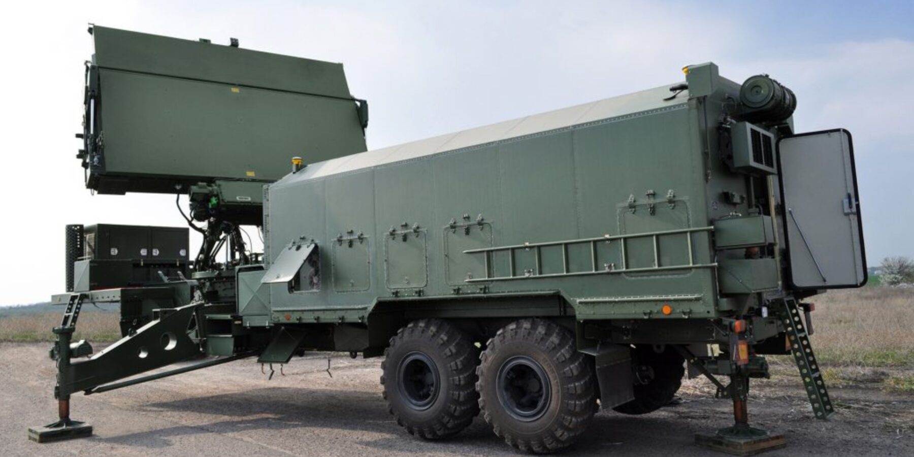 Українські військові отримали новітню радіолокаційну станцію “Фенікс-1” вітчизняного виробництва