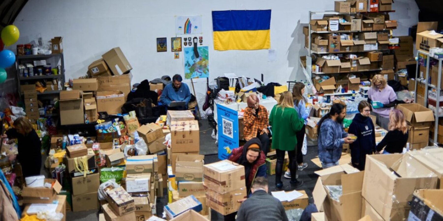 В Україні запускають безкоштовну Школу волонтерів
