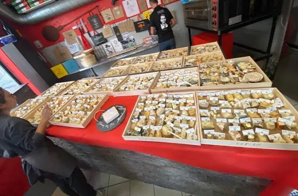 У Франції встановили світовий рекорд за кількістю сортів сиру у піці