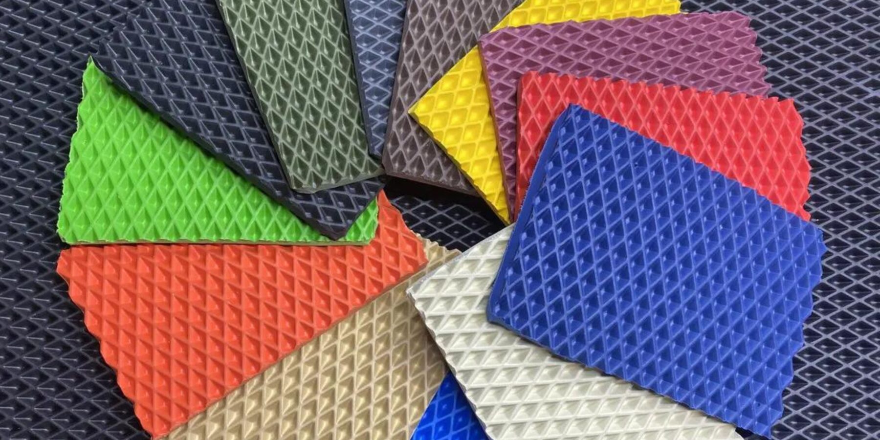 Где купить качественные автоковрики для Skoda в Украине