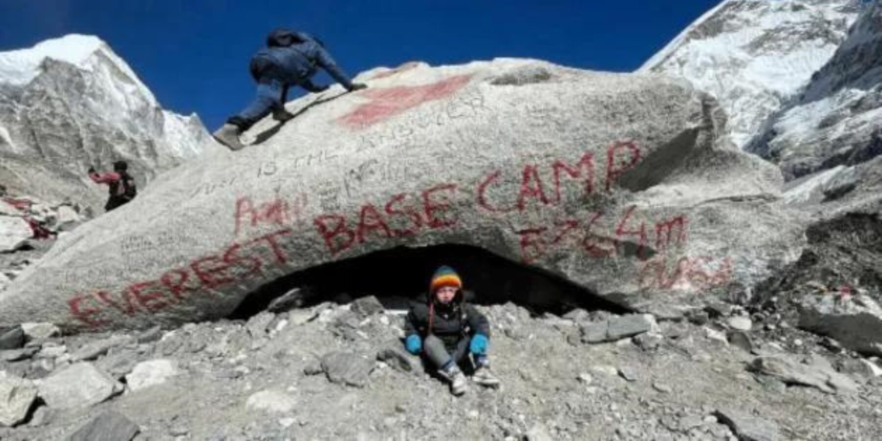 2-річний шотландець встановив рекорд, піднявшись на Еверест