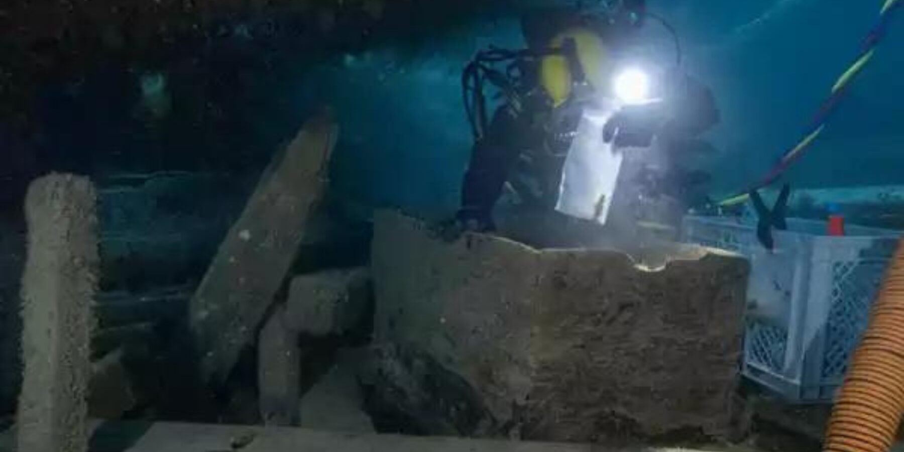 Археологи знайшли скриню з пістолетами на затонулому кораблі експедиції, яку очолив Джон Франклін