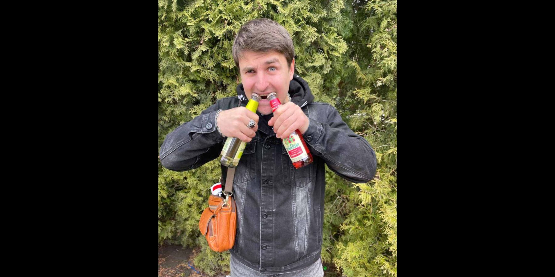 В Україні Людина-Бобер встановить рекорд за швидкістю відкривання кришок зубами