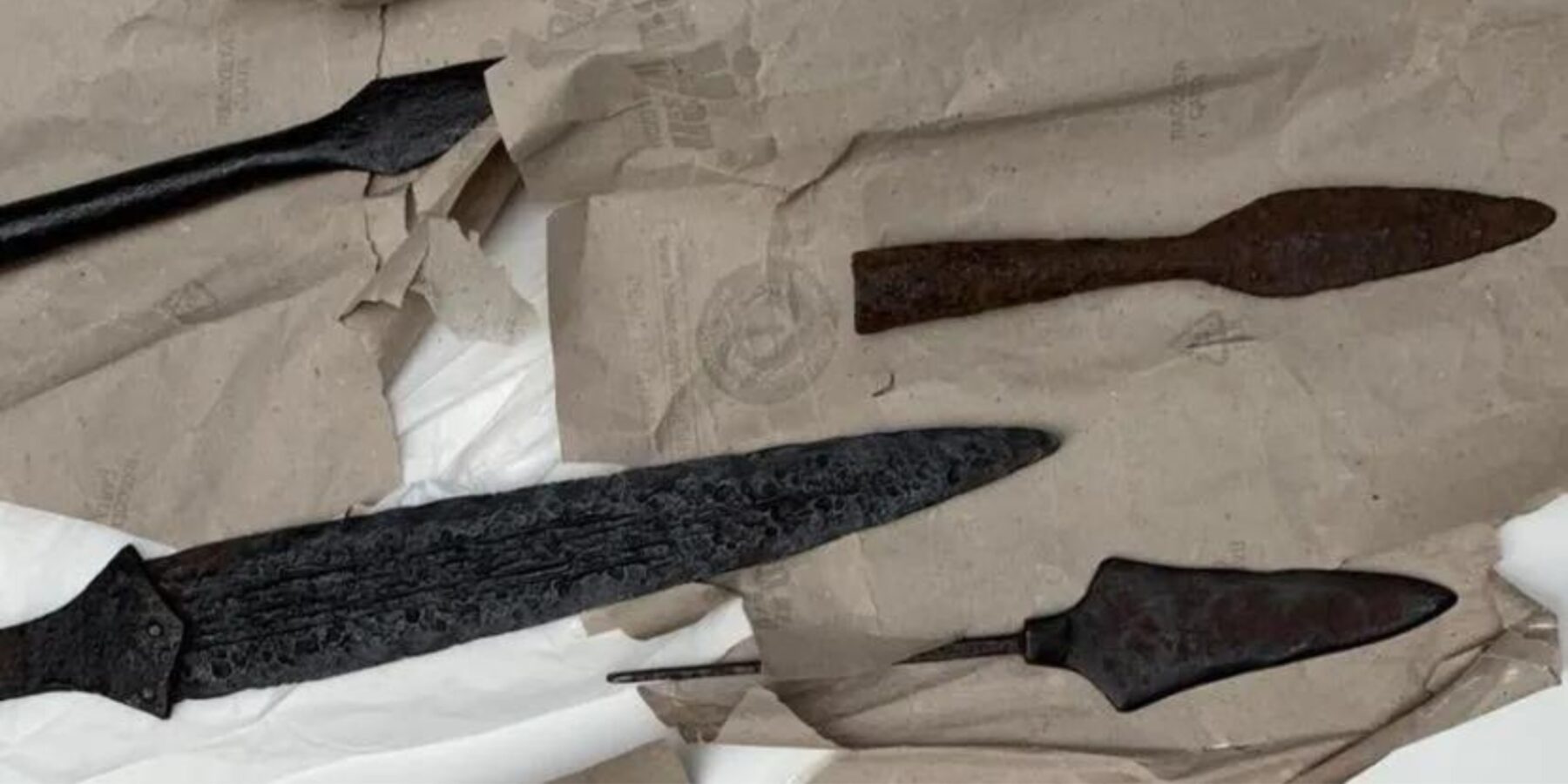 Нідерланди передали Україні цінні незаконно вивезені археологічні артефакти