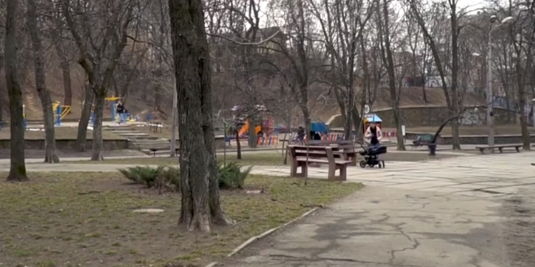 Київські парки та сквери адаптують до вимог безбар’єрності