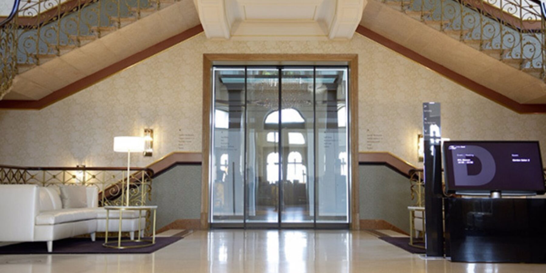 Автоматичні розсувні двері: кому та де варто купити