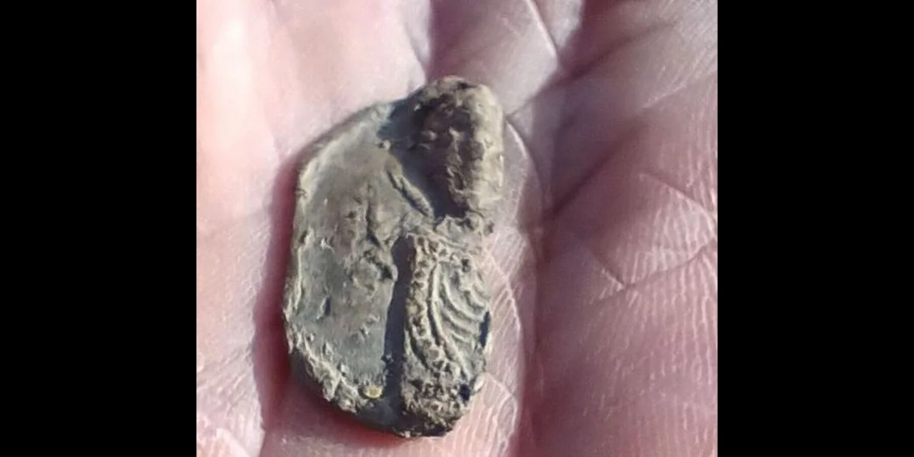 У Болгарії знайшли свинцеві печатки ХІІІ століття для листування між духовенством