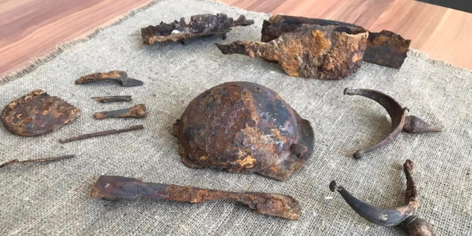 На Хмельниччині знайшли унікальні ритуальні предмети ІІ-ІV століть