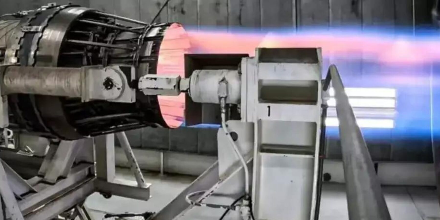 Американські розробники випробували гіперзвуковий двигун