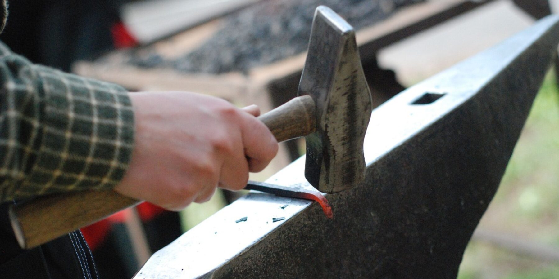 Де замовити ковані вироби та металоконструкції в Україні