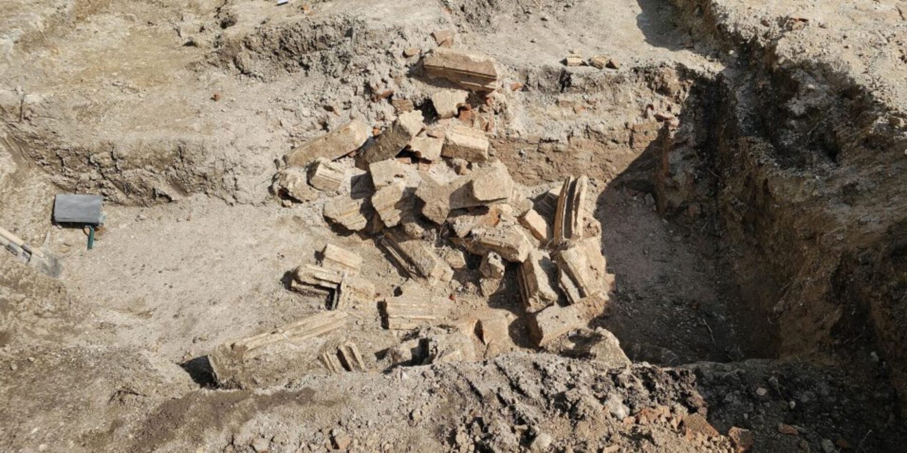 Під тенісним кортом в Угорщині знайшли втрачену церкву Діви Марії XIV століття