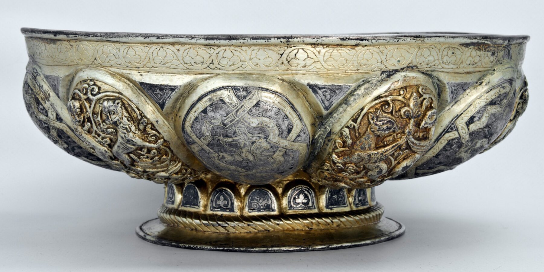 Українські науковці показали унікальні написи на предметах часів Княжої Русі