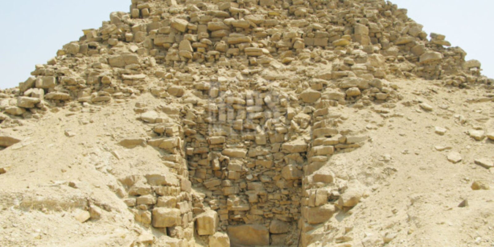 Вчені виявили вісім сховищ у піраміді Сахура в єгипетській провінції Гіза