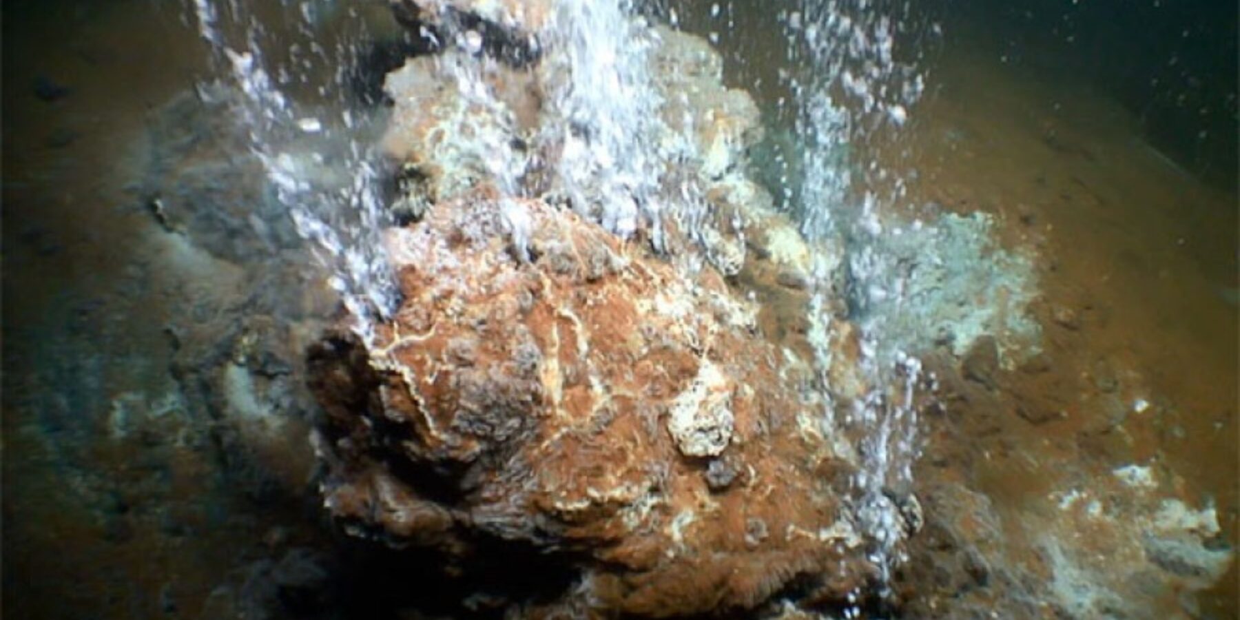 Вчені реконструювали виверження підводного вулкана Коломбо у XVII столітті