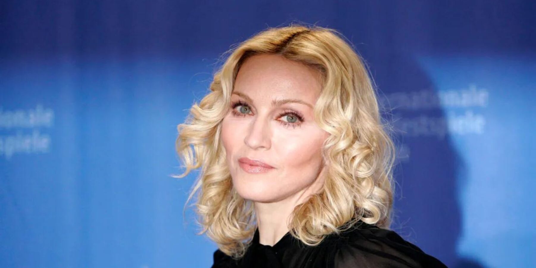 Мадонна висловила підтримку Саміту миру