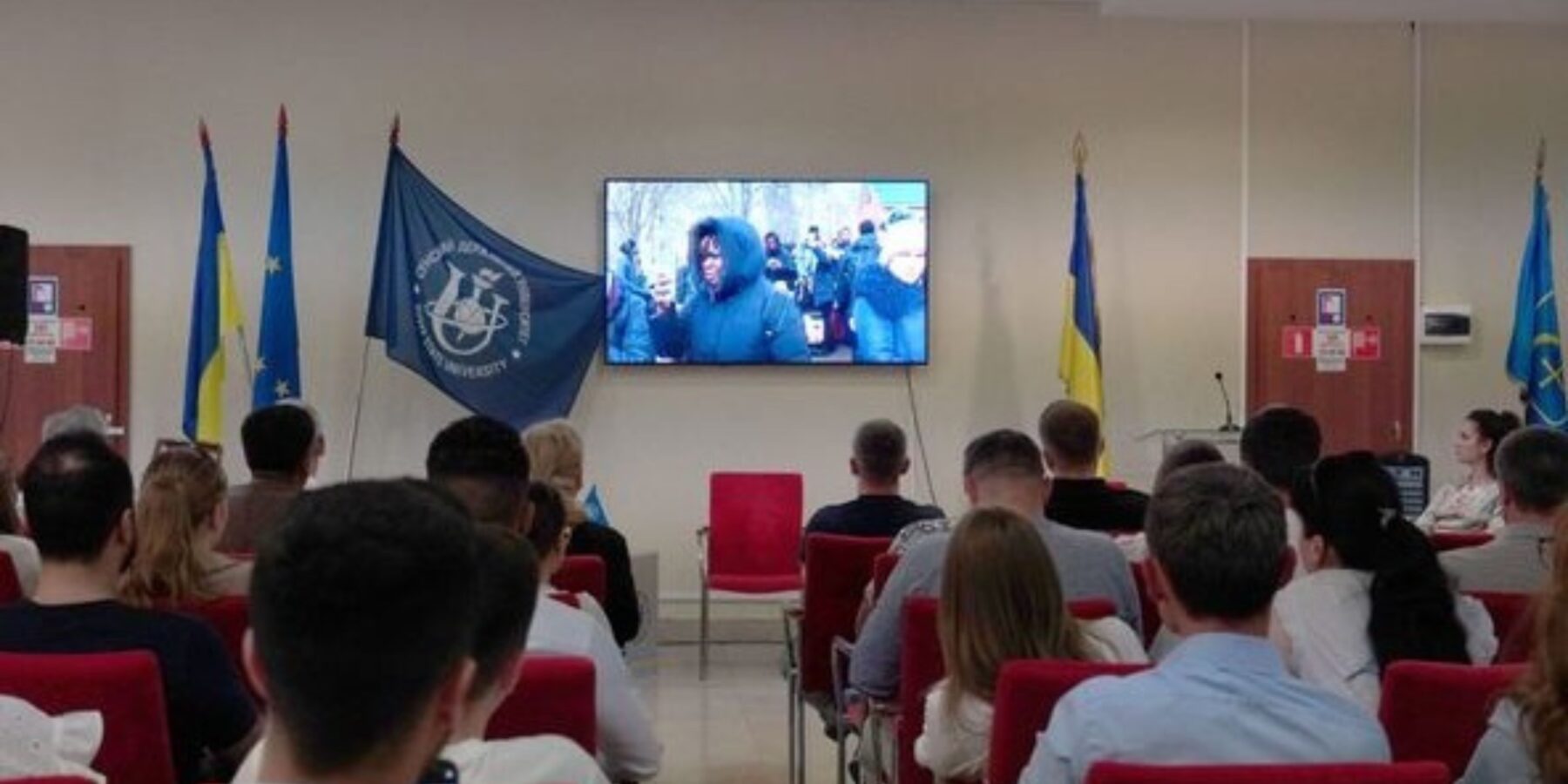 На Сумщині презентували фільм про евакуацію іноземців на початку повномасштабної війни