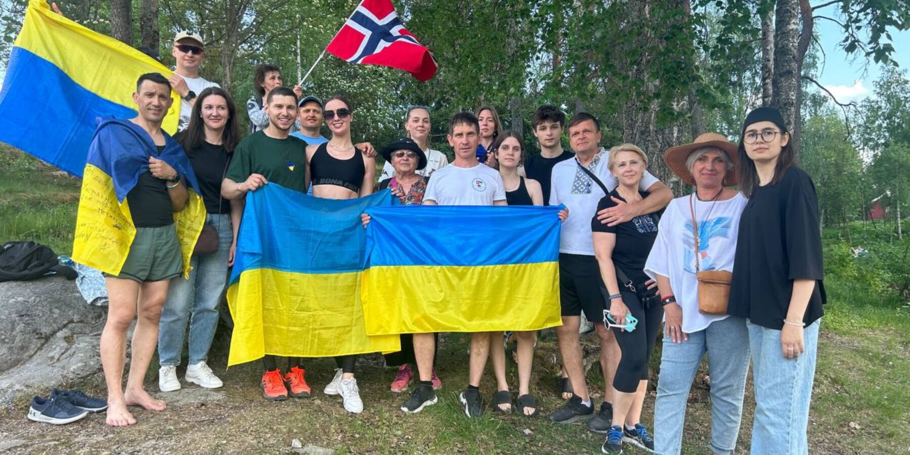 Ультрамарафонець із Прикарпаття організував забіг  з українськими прапорами у Норвегії