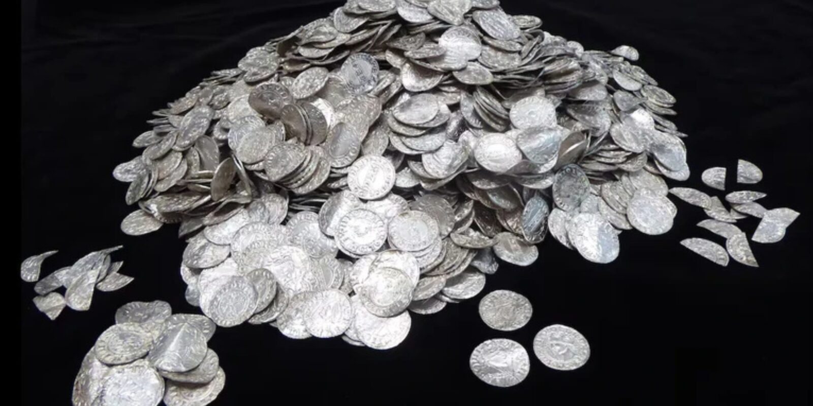 У Великобританії знайшли “найдорожчий скарб” XI століття