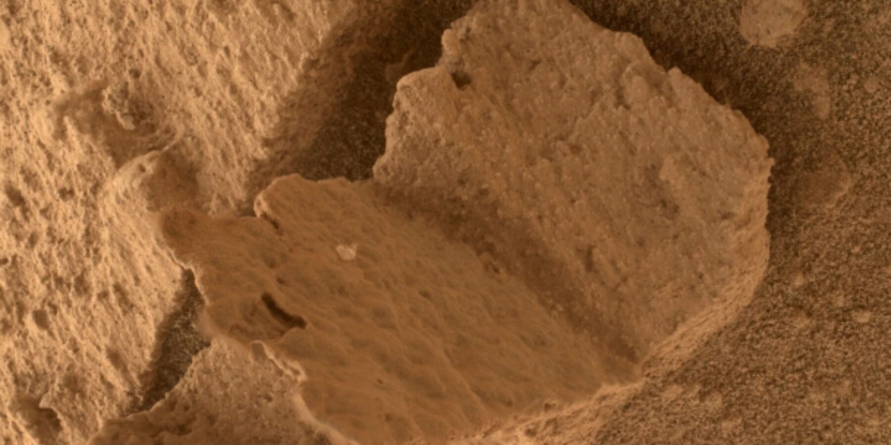 На Марсі знайшли гігантську “книгу”