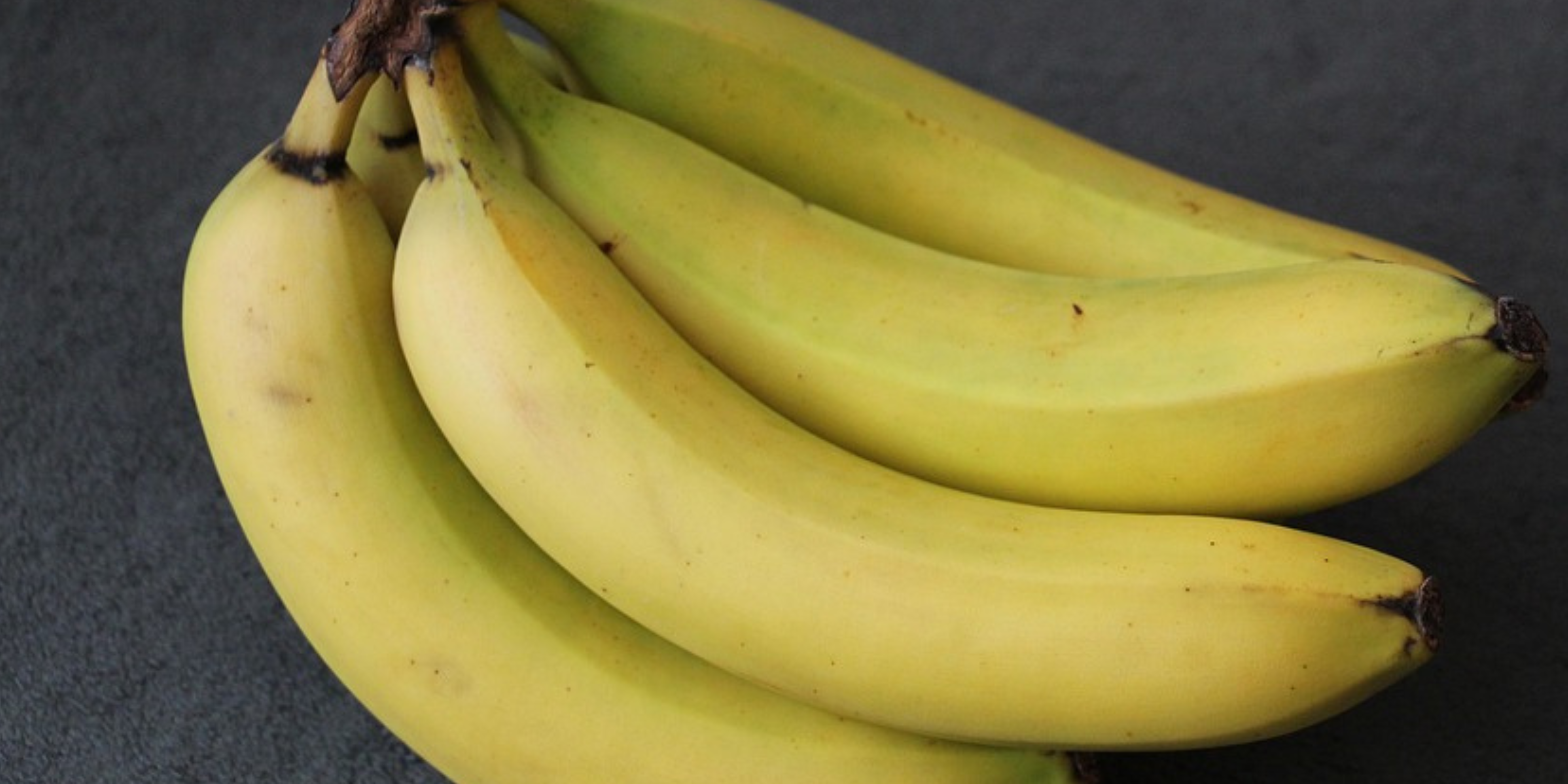 Вчені визначили, чи дійсно ДНК людей та бананів мають схожість