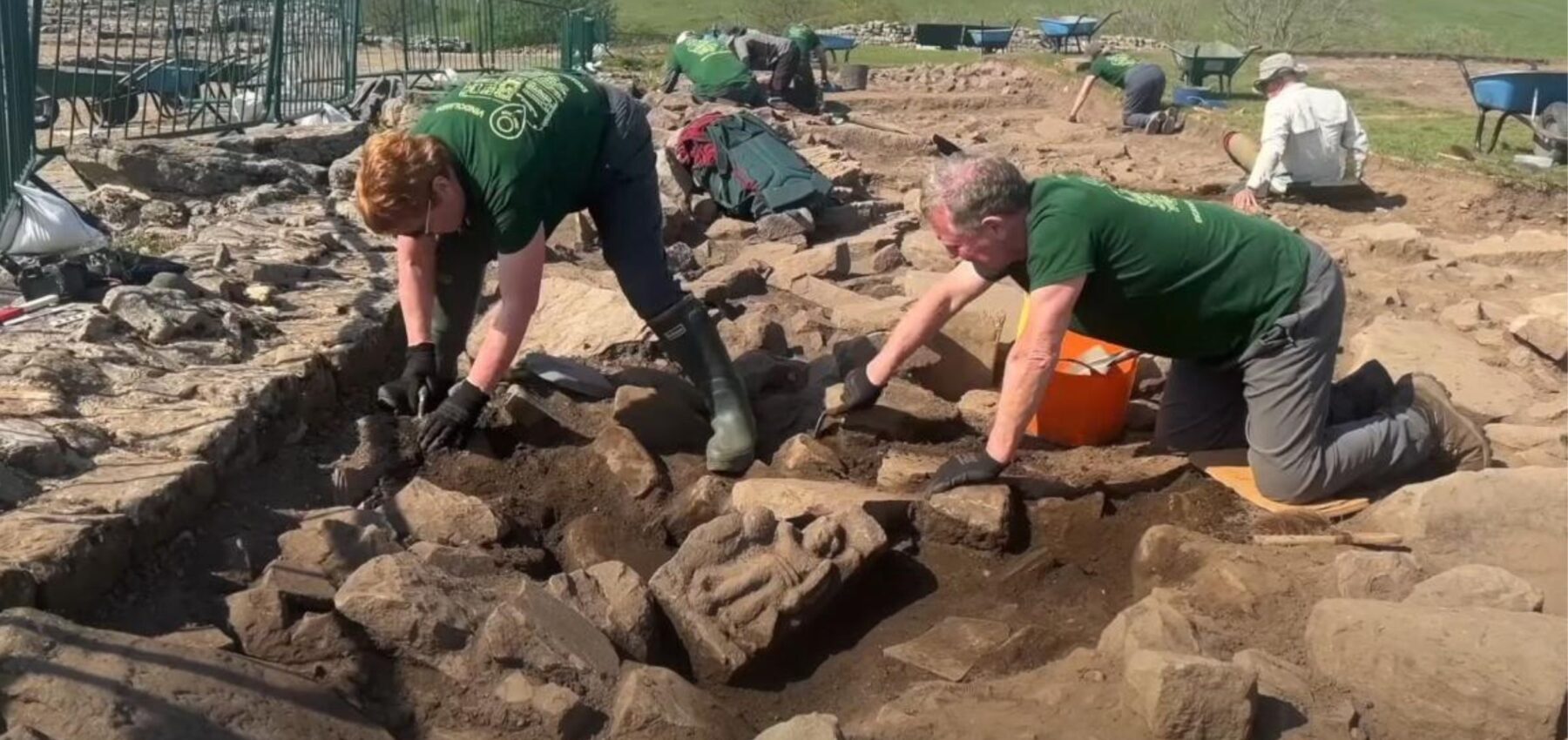 У Великобританії знайшли 2000-річний шматок римського щебеню із зображенням богині перемоги