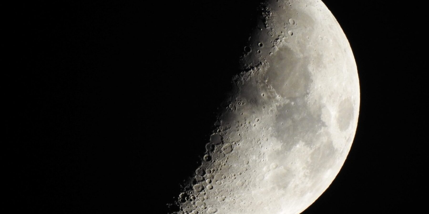 Вчені розкрили головну таємницю Місяця