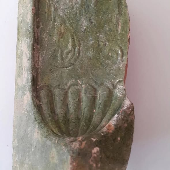 На Івано-Франківщині знайшли стародавній посуд, який належав місцевій знаті