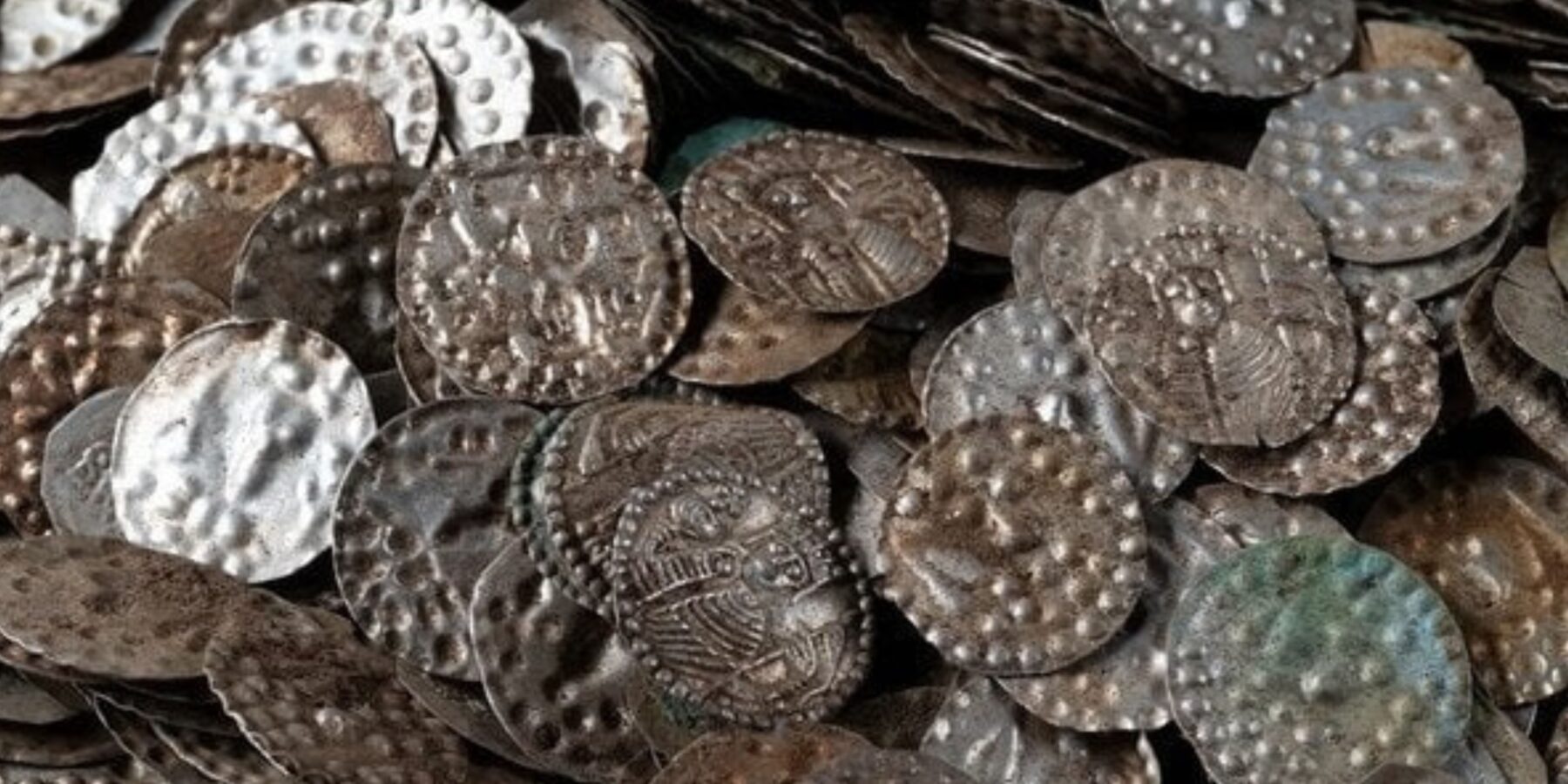 У Швеції знайшли один із найбільших срібних скарбів епохи Середньовіччя