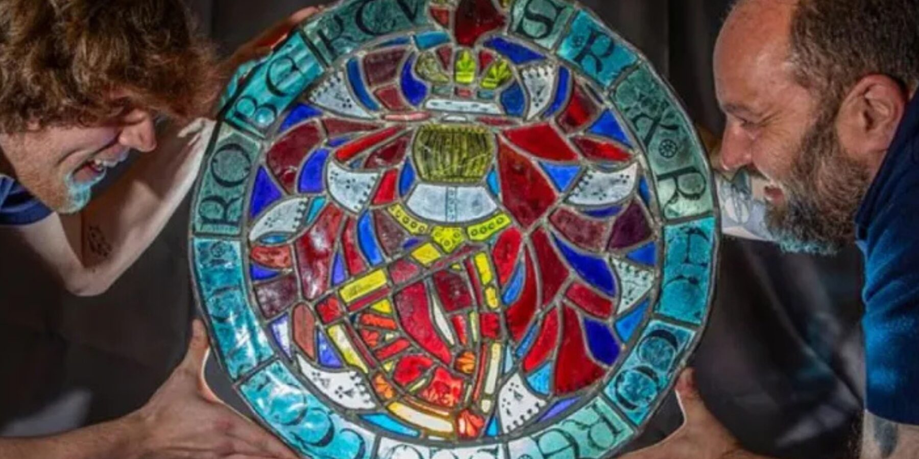 У Шотландії знайшли вітраж XVI століття, пов’язаний з королем Робертом Брюсом