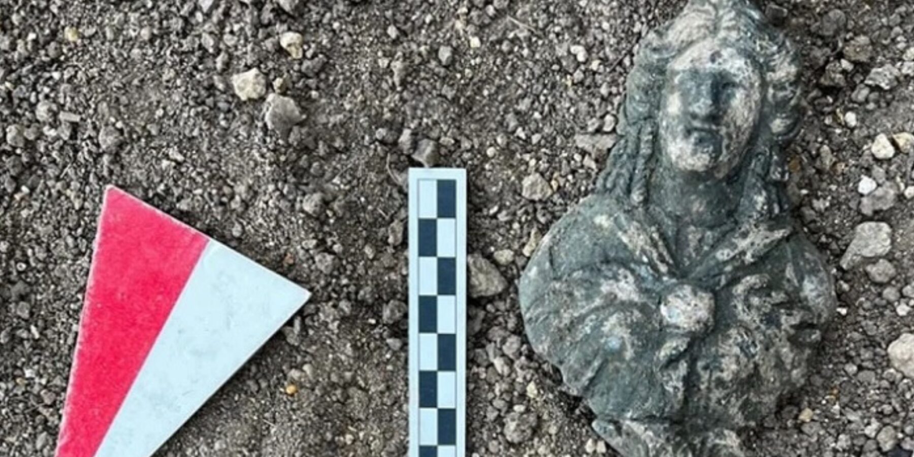 У Туреччині знайшли 2000-річний бюст єгипетської богині материнства У Туреччині знайшли 2000-річний бюст єгипетської богині материнства