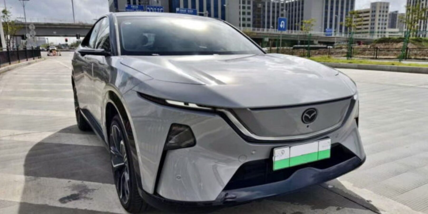 Електромобіль нового рівня: Mazda здивувала запасом ходу та ціною