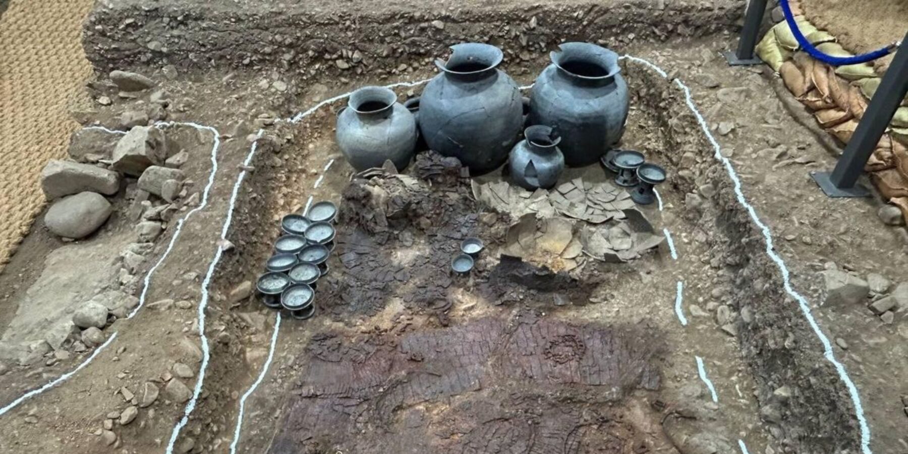 У Кореї знайшли 1500-річну гробницю воєначальника з обладунками та короною