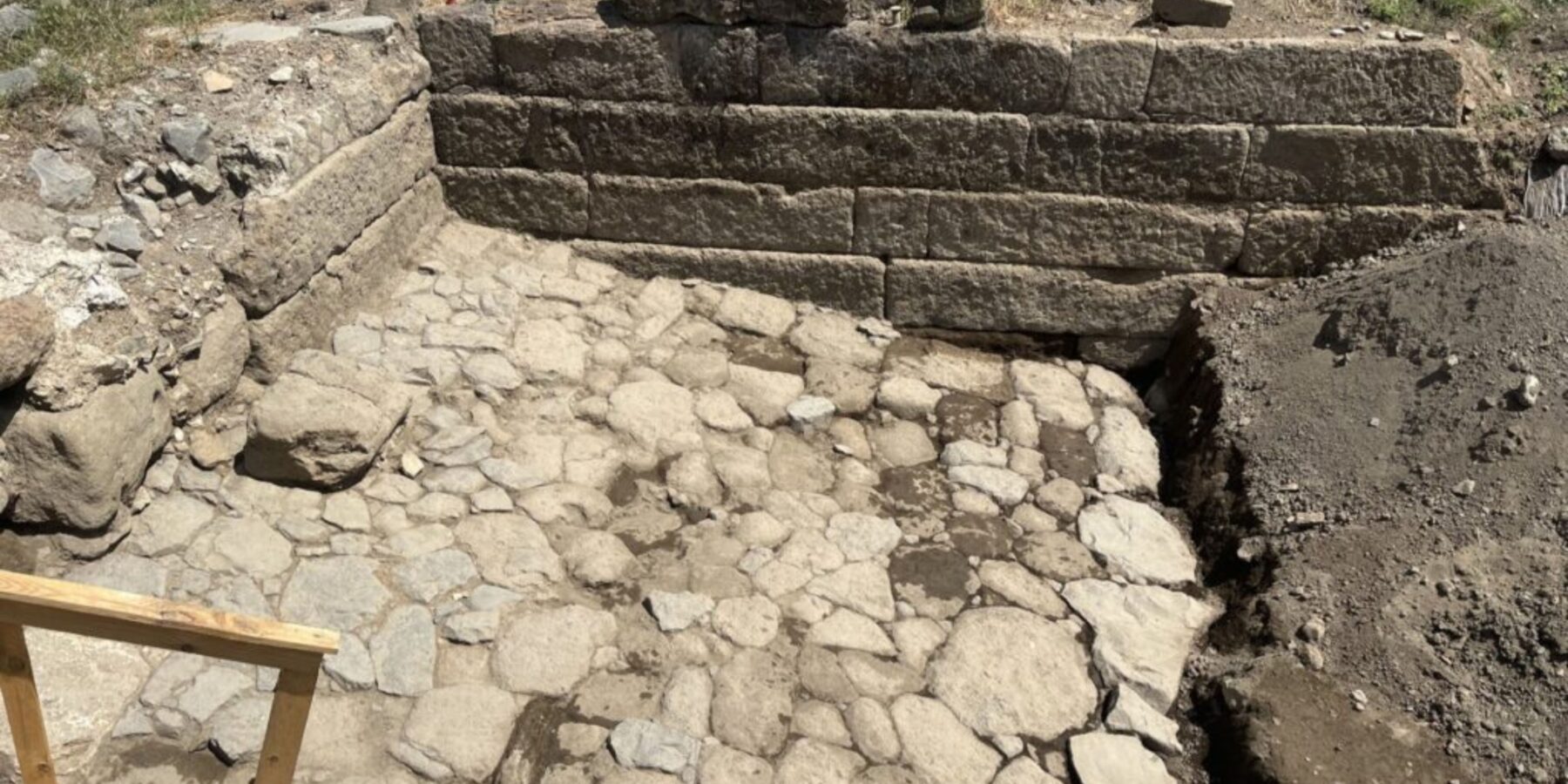 В Італії знайшли 2300-річний гігантський басейн